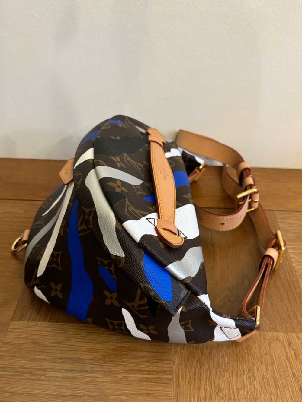 Louis Vuitton LOL League of Legends Monogram Bumbag Limited Edition Blue White - Picture 3 of 16